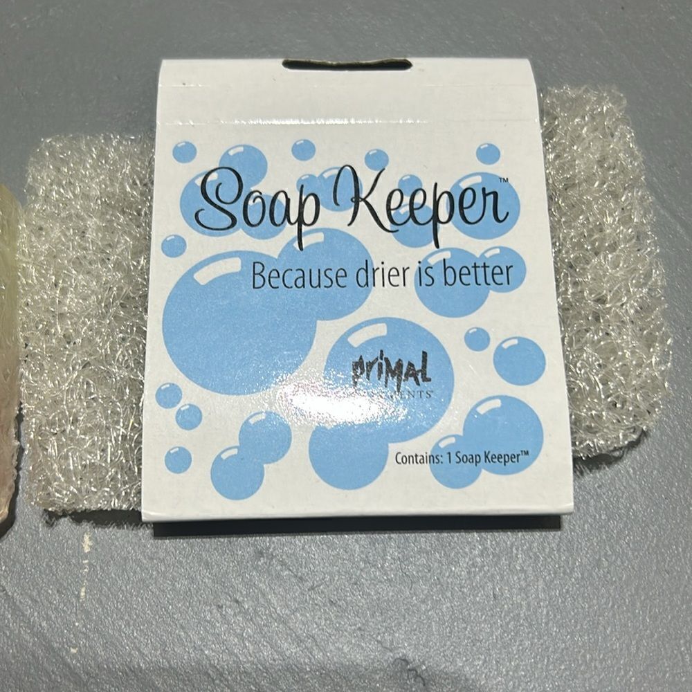 Holiday Soap Bar and Soap Tray/Keeper - Picture 3 of 3